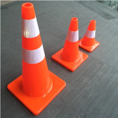 Premium PVC Road Cone 70cm Rubber PVC Plastic Road Cone Reflective Cone Barrel Ice Cream Barrel Barricade Cone