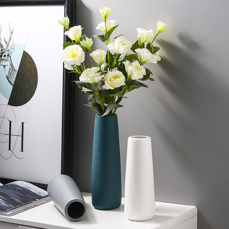White Porcelain Vase 2021 new suitable for placing dry flowers The blue flower arrangement pendulum ceramic minimis light and luxurious high-end atmosphere