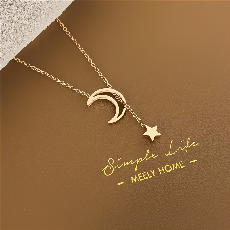 Moon Necklace Woman 2021 New Ins 100 Hitch Ornament Small Crowd Design Sensation Advanced Autumn Winter Titanium Steel Without Falling