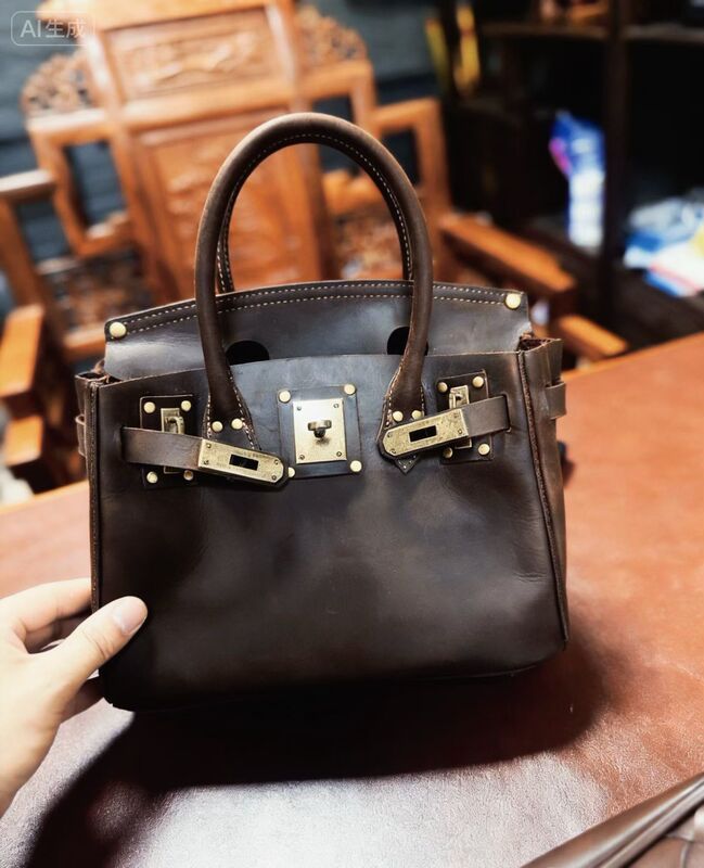 Yijinyuan 2026 New Model 25cm Crazy Horse Vintage High-End Commuter Handbag Kelly Bag with Belt Buckle Crossbody Bag Yijinyuan 2026 New Model 25cm Crazy Horse Vintage High-End Commuter Handbag Kelly Bag with Belt Buckle Crossbody Bag