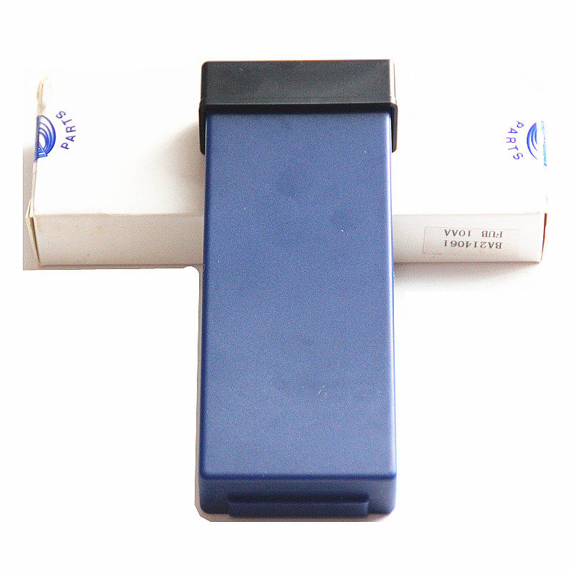 The battery BA214061 FUB10AA of the remote control of the three-one-one-one-one-Kony elephant wagon-pumping car.