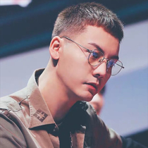 William Chan with the same glasses female pure titanium literary square frame myopia can be matched with degree round face student square gold wire glasses