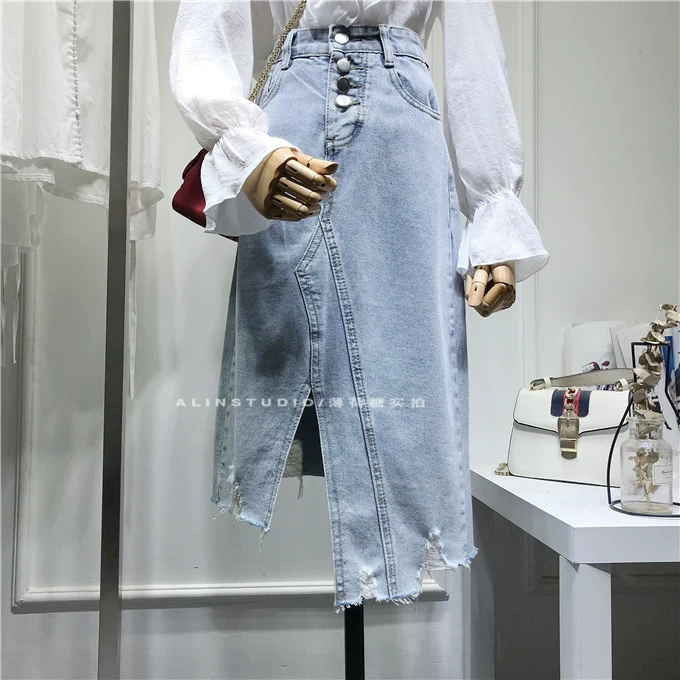 Phiên bản Hàn Quốc của khóa váy không đều xẻ váy màu xanh nhạt váy denim mùa hè mới cao eo kỳ nghỉ hoang dã váy denim - Váy