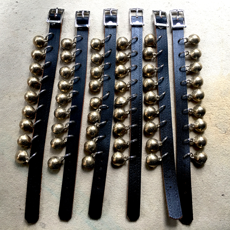 Tibetan folk dance copper foot Bell pot pot Zhuang Xinjiang dance stage performance Miao dance foot Bell copper bell