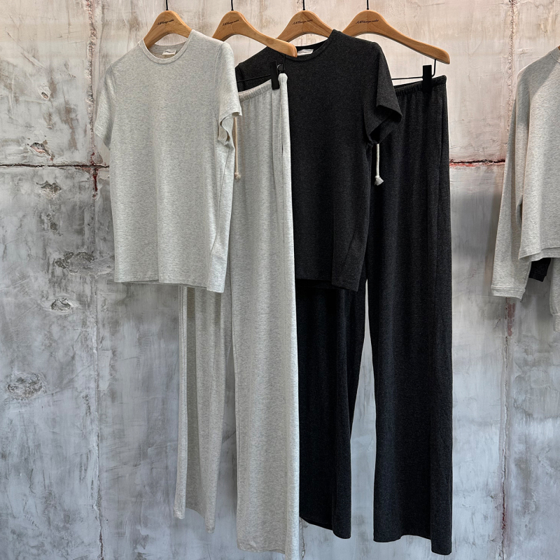 Fashionable and Elegant Women's Suit for Spring and Autumn, High-End Casual Sports Two-Piece Set, 2026 Summer New Style, This Year's Popular Hot Item Fashionable and Elegant Women's Suit for Spring and Autumn, High-End Casual Sports Two-Piece Set, 2026 Summer New Style, This Year's Popular Hot Item