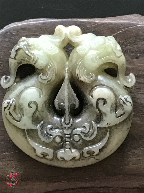 Ancient jade antique Ming and Qing imitation ancient jade jade jade ware old Xiu jade to swing pieces with high ancient Yubi old objects pendant