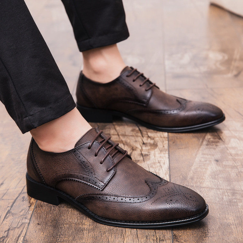European and American leather shoes men's trend square head British style Brock carving European version of the heightening hair stylist European station men's shoes