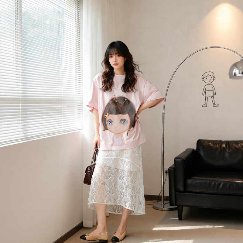 【High-End Version】High-Quality Hd Doll Print Oversized T-Shirt for Women, Loose Short-Sleeved Fashionable Top with an Elegant Vibe