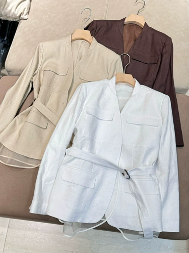 Шелковый комплект, пиджак классического кроя, дизайнерский ремень, куртка, штаны, Италия, V-образный вырез, тренд сезона, свободный прямой крой