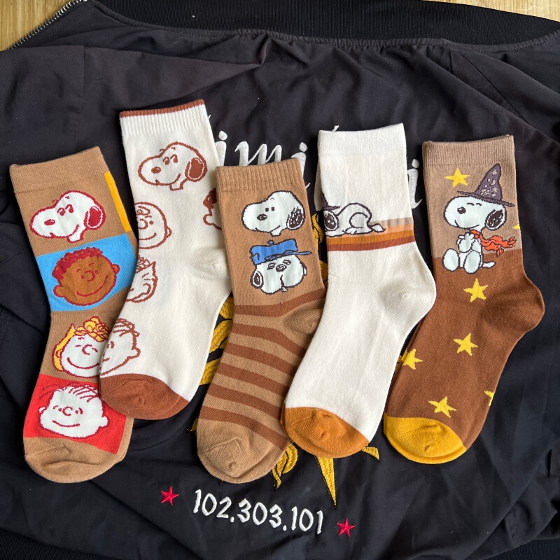 Free Shipping 5 Pairs of Snoopy Cartoon Mid-Calf Socks for Men and Women, Versatile Japanese Anime Autumn Cotton Socks, 5 Pairs for Men