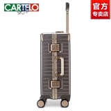 Вместительный и большой чемодан