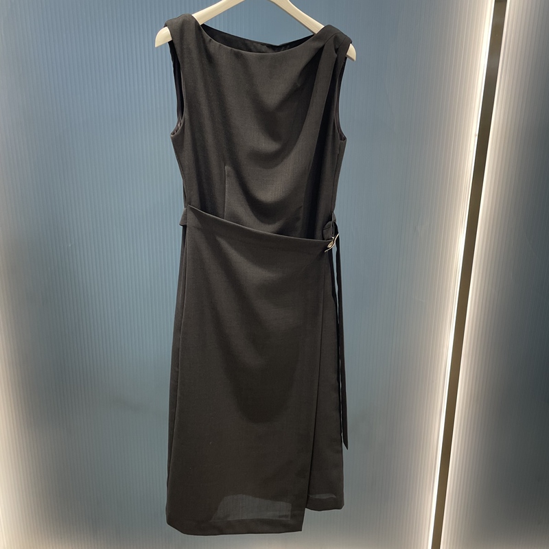 Lily/Lili Women's Clothing 2026 Summer New Elegant Sleeveless Dress with Waist-Cinching Texture 126220C7617