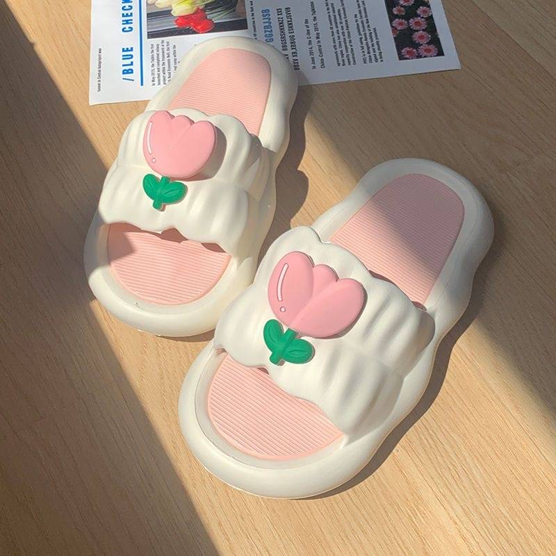 2026 New Strawberry Bear Slippers for Women Summer soft sole Cloud Soft Sole Student Home Cute Non-Slip Slippers