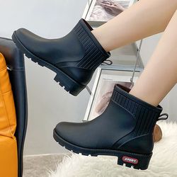 Japanese rain boots for women in summer, fashionable outer rain boots, wear-resistant water boots, mid-tube rubber shoes, adult overshoes, short-tube waterproof shoes