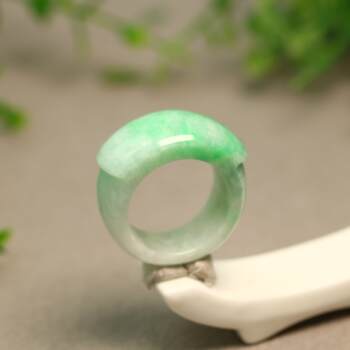Natural grade a jadeite men's saddle ring