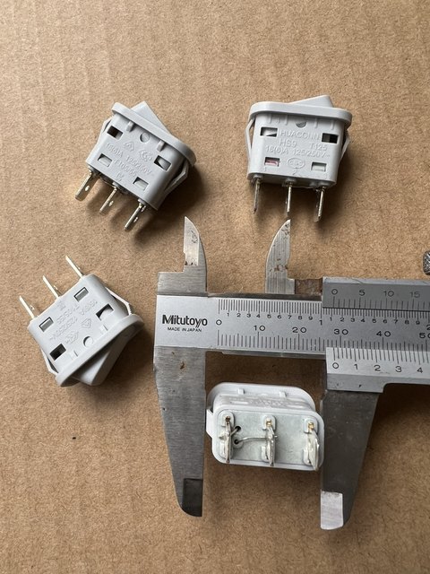 HUACONN 3-pin 2-position waterproof boat switch with orange light suitable for electric heater 16A250 New