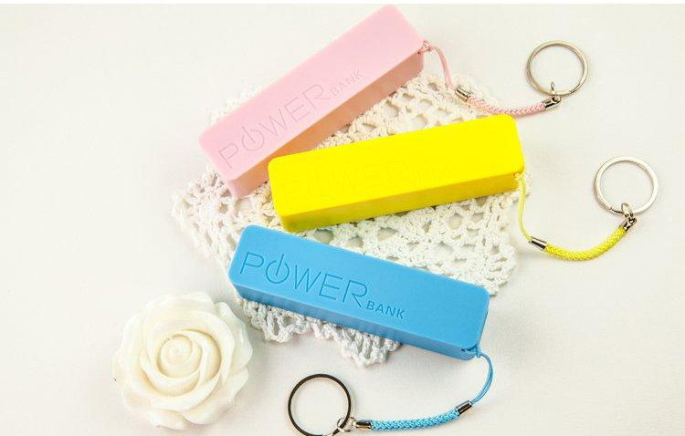 Nhà máy trực tiếp mini xách tay nước hoa điện thoại di động phổ sạc kho báu 3000 mAh thứ tự món quà in LOGO