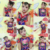 June 1 Childrens National opening to the door festive yangko performance childrens handkerchief drum dance Chinese style performance suit