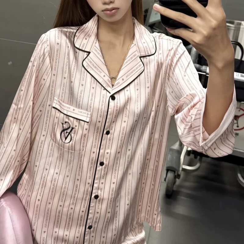 Victoria's Secret Tian Xiwei's Same Style Water-Gloss Long-Sleeved Satin Silky Cool-Feeling Loungewear Pajama Set Victoria's Secret Tian Xiwei's Same Style Water-Gloss Long-Sleeved Satin Silky Cool-Feeling Loungewear Pajama Set