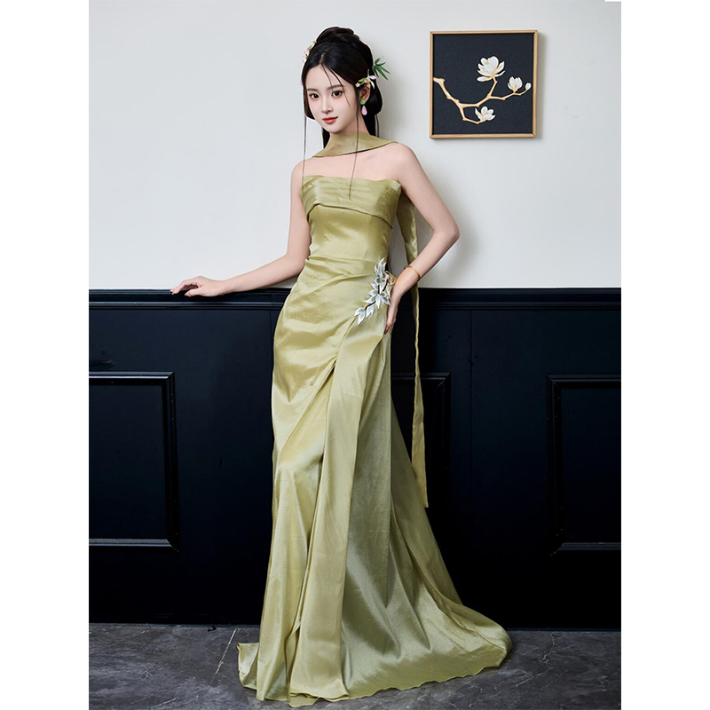Green Strapless Morning Gown for Women, Bride, 2026 New Style, New Chinese-Style Dress, Engagement Banquet, Homecoming, High-End Toast Dress Green Strapless Morning Gown for Women, Bride, 2026 New Style, New Chinese-Style Dress, Engagement Banquet, Homecoming, High-End Toast Dress