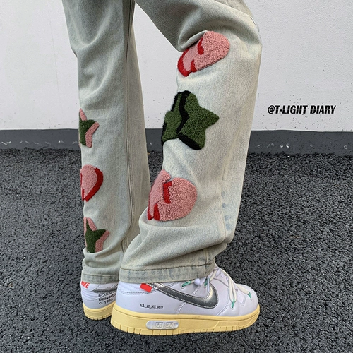 Небольшие дизайнерские штаны, джинсы, в американском стиле, тренд сезона, с вышивкой, свободный прямой крой