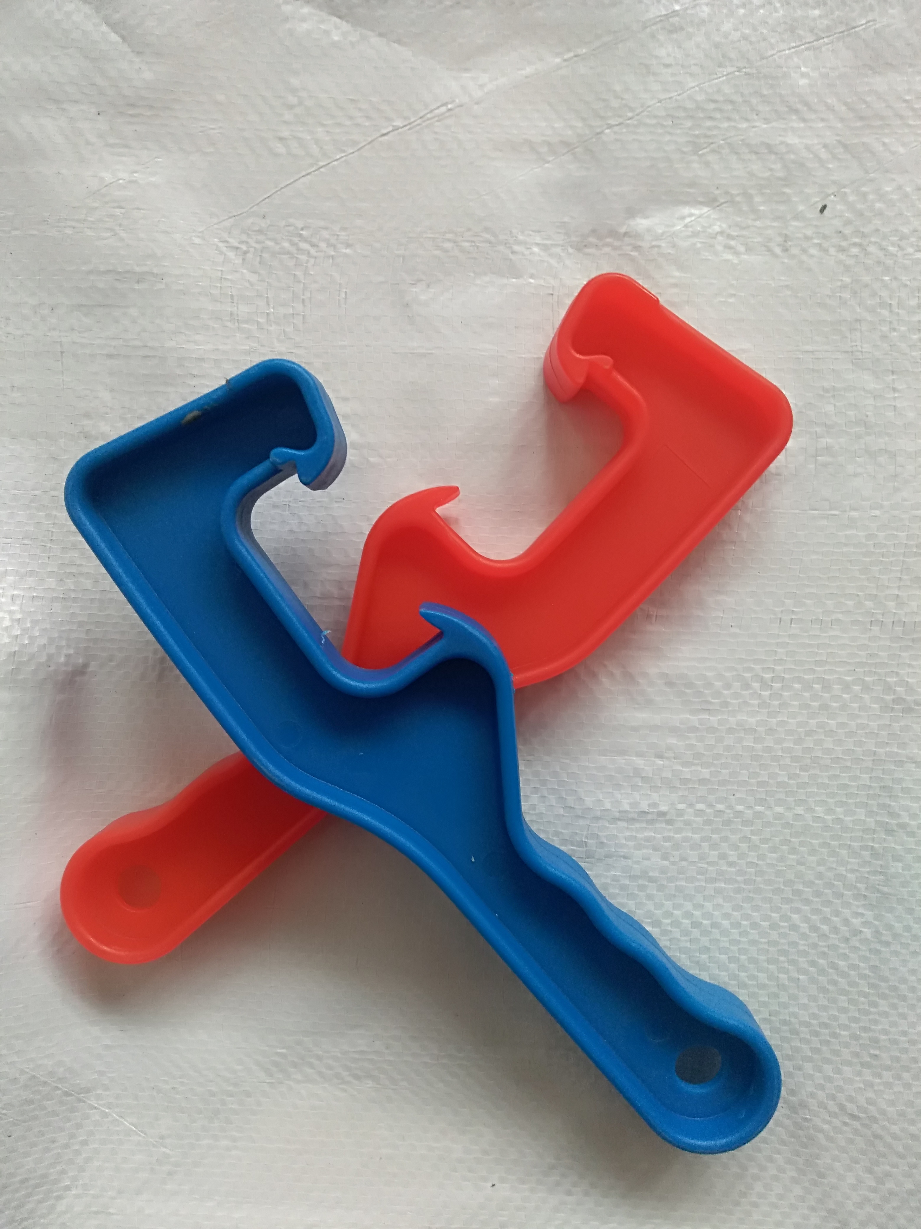 Bucket opener, bucket opener, plastic bucket opener, open-end wrench, what tool is used on site to open waterproof paint bucket