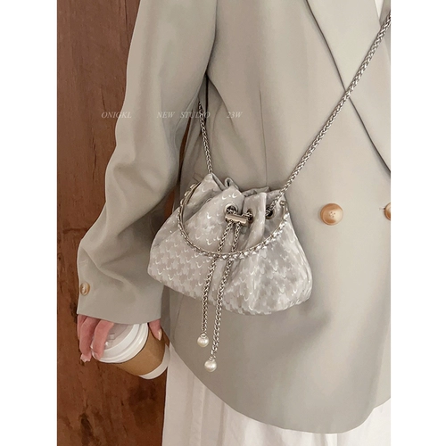 Небольшая сумка, сумка через плечо, летняя серебряная портативная сумка на одно плечо, изысканный стиль