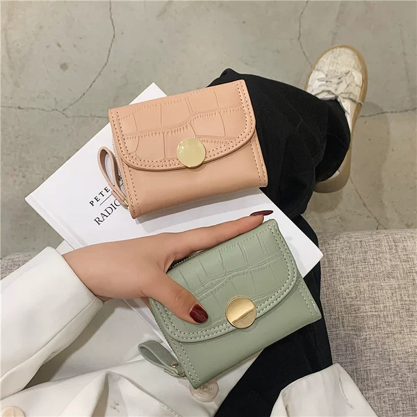 Товары от 小糖潮包馆