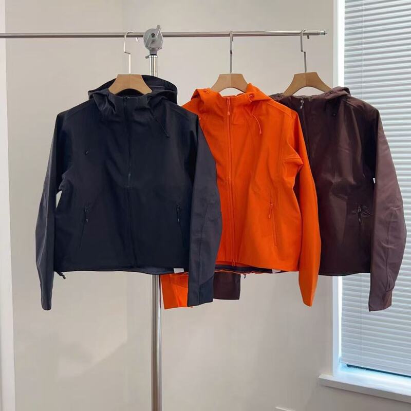 Sunstone Autumn New Outdoor Sports Casual Versatile Windproof Jacket Women's Hooded Softshell Jacket Sunstone Autumn New Outdoor Sports Casual Versatile Windproof Jacket Women's Hooded Softshell Jacket
