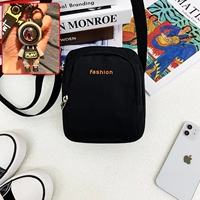 Красная маленькая космическая подвеска