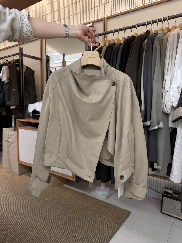 Hy Moxi Korean Style Asymmetrical Large Lapel Trench Coat for Women 2026 Early Autumn Petite Slimming Casual Coat Hy Moxi Korean Style Asymmetrical Large Lapel Trench Coat for Women 2026 Early Autumn Petite Slimming Casual Coat