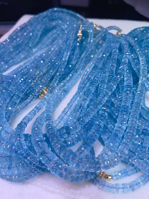 Ruyijia Original Mineral, No Glue, No Color Enhancement, Natural Ultra-Clear Saint Maria Blue Sea Aquamarine Necklace Ruyijia Original Mineral, No Glue, No Color Enhancement, Natural Ultra-Clear Saint Maria Blue Sea Aquamarine Necklace