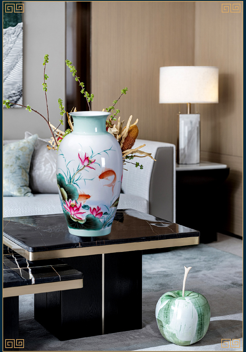 Jingdezhen ceramic vase is placed by hand draw Chinese flower arranging rich ancient frame mattress in the sitting room porch decoration