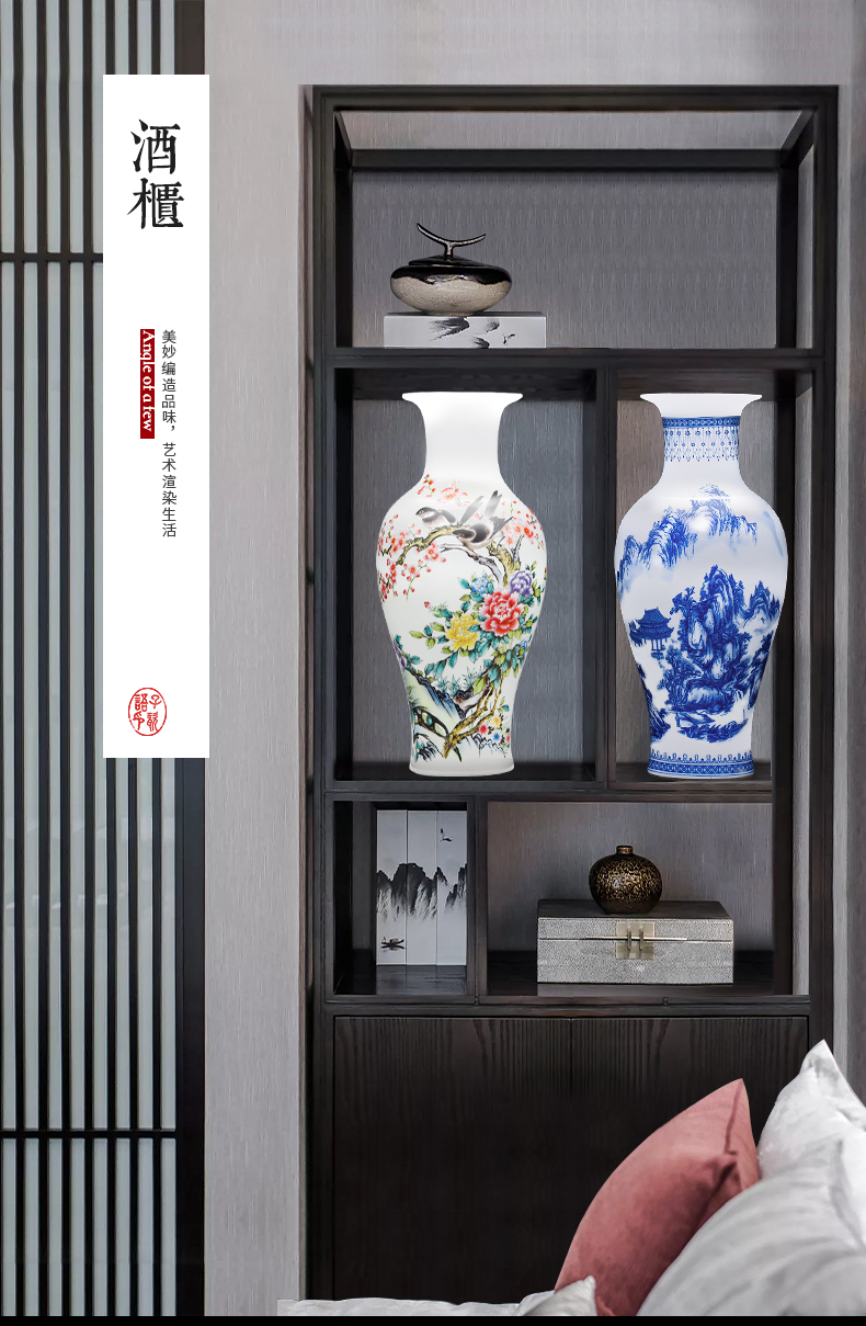 A large blue and white porcelain lucky bamboo vases, flower arranging new Chinese style home sitting room adornment is placed jingdezhen ceramics