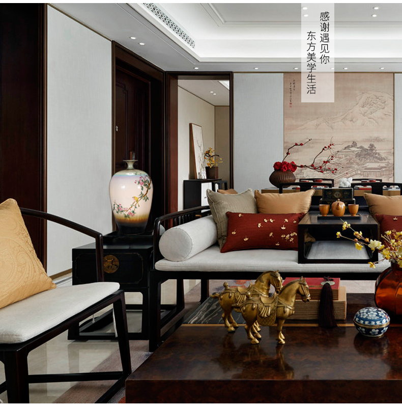 Famous master of jingdezhen ceramics hand - made vases handicraft furnishing articles TV cabinet office decoration