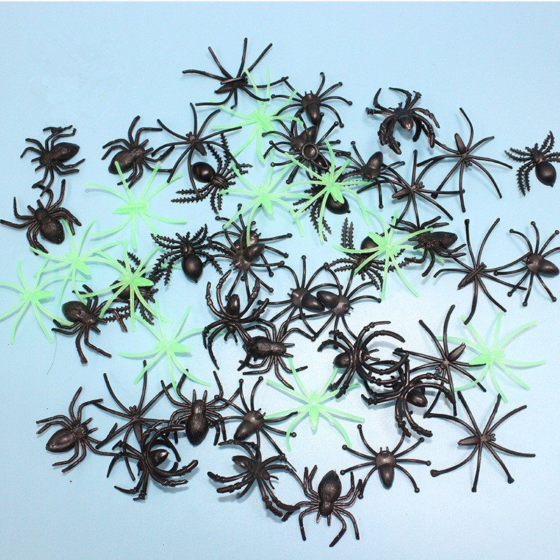 Halloween props house haunted room escapes decoration arrangement of horror spider model plate tricky toy video scary