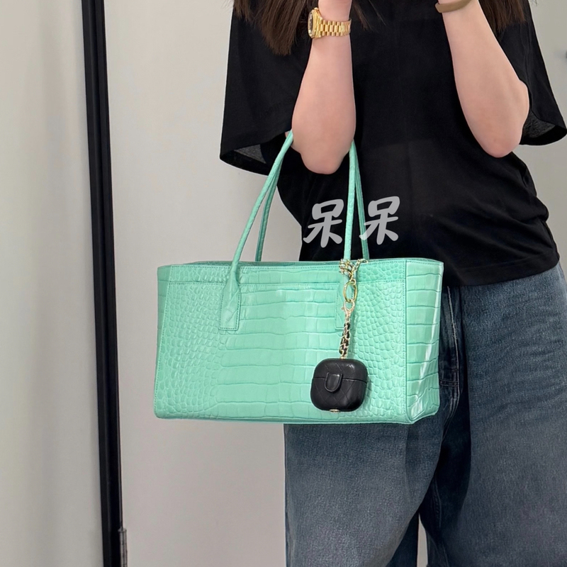Dai Dai 26S Crocodile Pattern Tote Leather Tote Bag, High-End Large-Capacity Handbag, Shoulder Bag, Cerf Commuter Bag