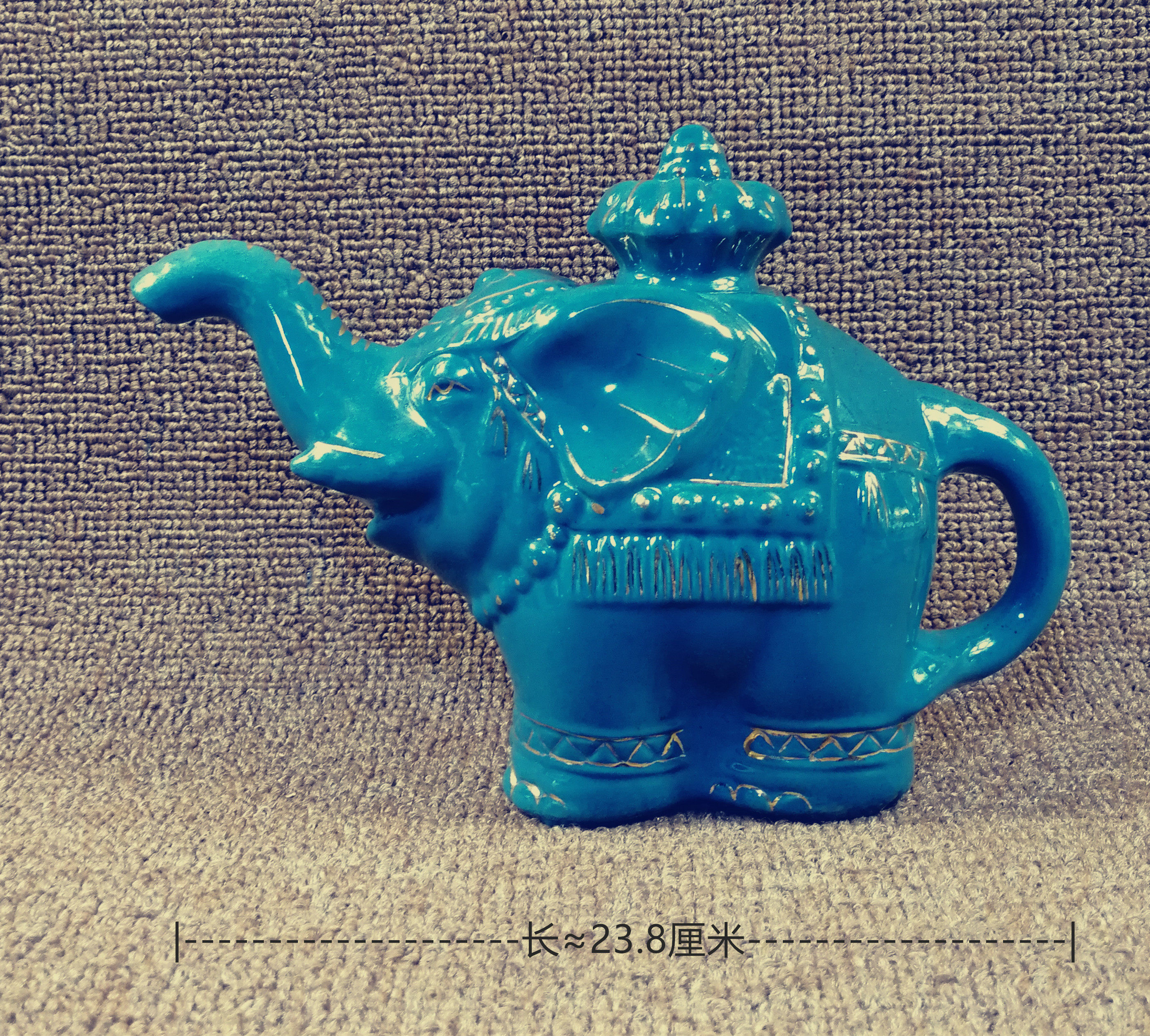 1970s and 1980s Gold and green glaze porcelain pot Elephant shape porcelain old teapot