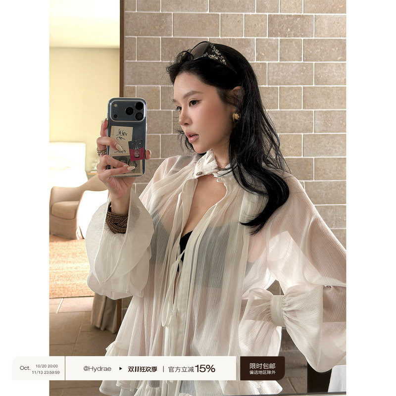 Hydrae Xi1Ying Off-White Loose Lace-Up Shirt for Women, Autumn French Style with Ruffled Bell Sleeves, Thin Top