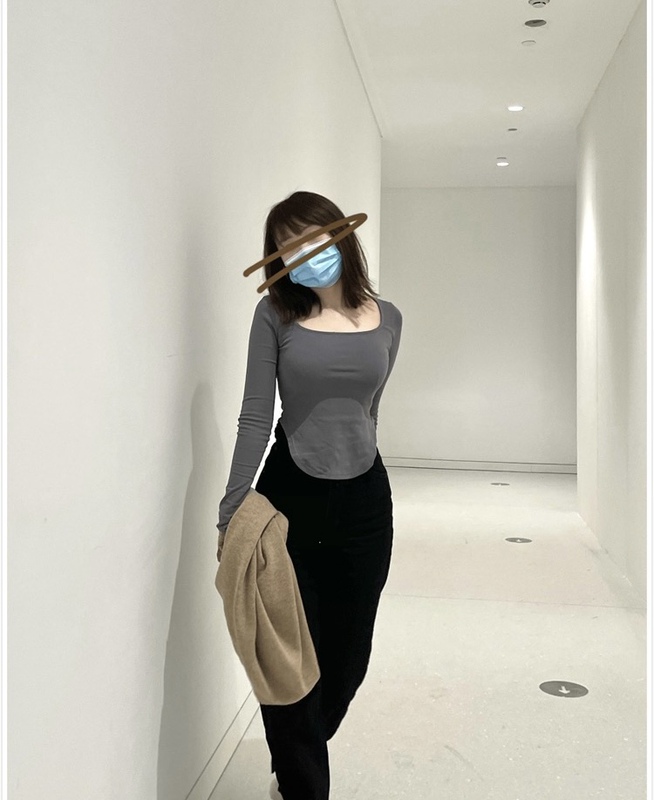 Kardashian U-Neck Irregular Gray Long-Sleeve T-Shirt for Women, Tight-Fitting Base Layer, Sexy and Revealing Top for Hot Girls