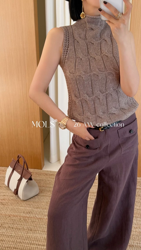 Mols Lazy and Sophisticated Style! Thick-Knit Cable High-Neck Vest for Women, Loose Sleeveless Sweater 60671