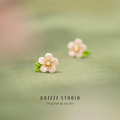 Cherry Blossom Season Spring/Summer 2025 New style ear studs with flower petals, small and exquisite, gentle and elegant style earrings and ear clips
