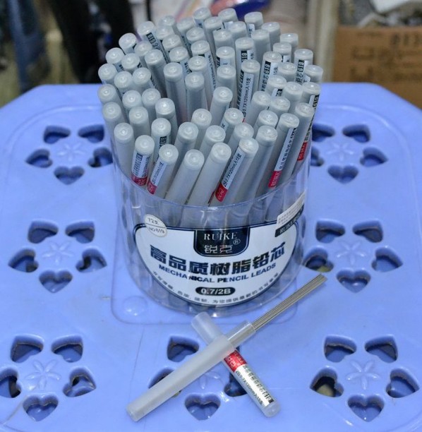 Sharp Stationery 2B Automatic pencil refill Active pencil resin lead core 0 7mm 0 5mm 7mm core