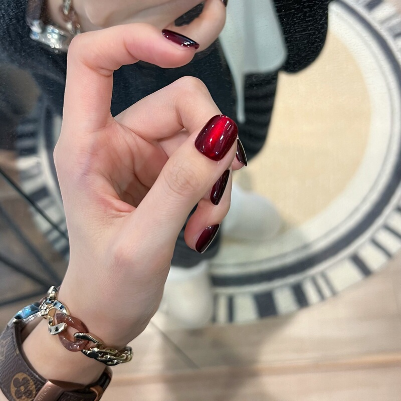 【Black Pigeon Blood Red】Red Glass Beads, Burgundy New Year's Manicure, Red Series, High-End Wearable Nail Tips