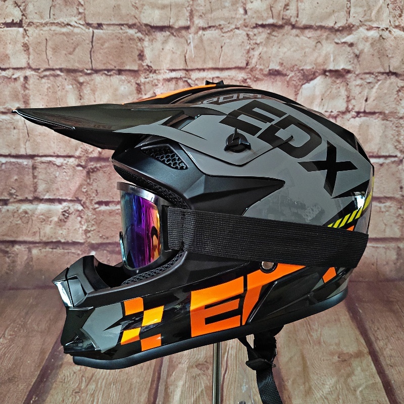 Off-Road Vehicle Downhill Mountain Bike Helmet Children's Youth Small Helmet All-Season Unisex Safety Helmet