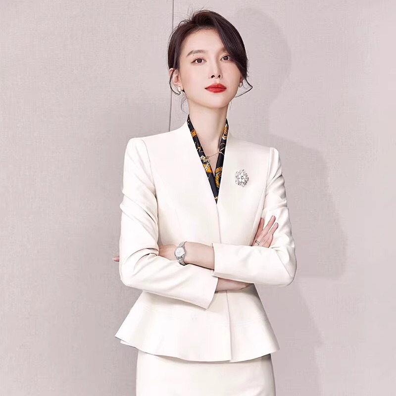 Autumn Professional Suit for Women, Elegant and Classy, Suitable for Bank, Hotel, Medical Beauty, Front Desk, Sales Office, Host, and Sales Team Work Attire