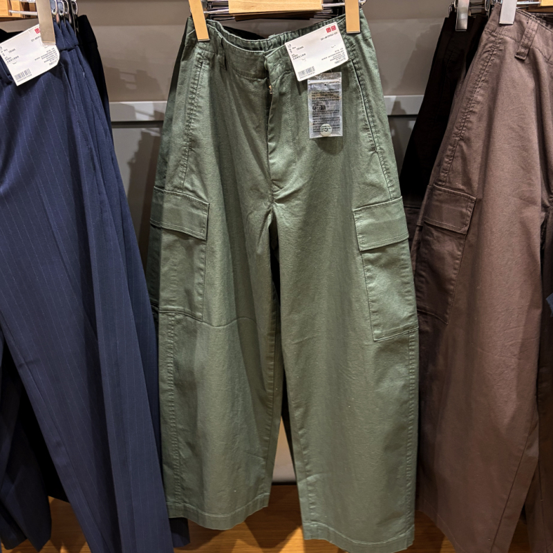 Uniqlo Women's Silhouette Cargo Pants/Sickle Pants 487393 Uniqlo Women's Silhouette Cargo Pants/Sickle Pants 487393