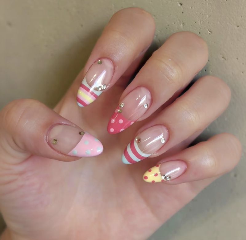Purely Handmade Wearable Nails ins French Style Hand-Painted Polka Dot Manicure Purely Handmade Wearable Nails ins French Style Hand-Painted Polka Dot Manicure