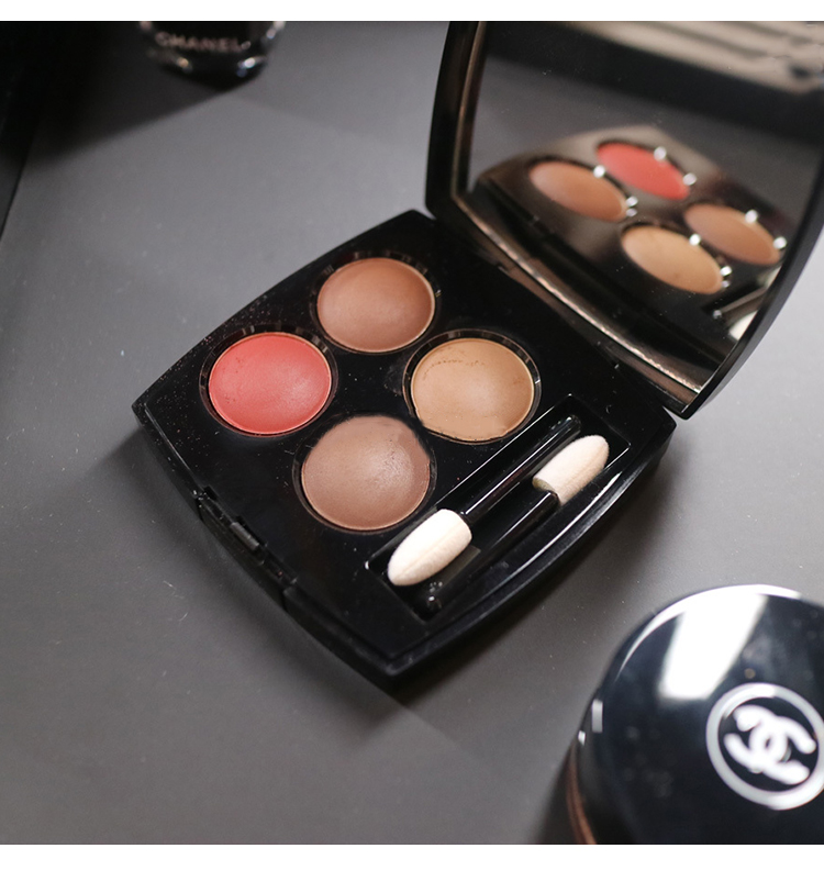 Giá len Bảng phấn mắt Chanel bốn màu 268 phiên bản giới hạn 332 còn hàng phấn má mac