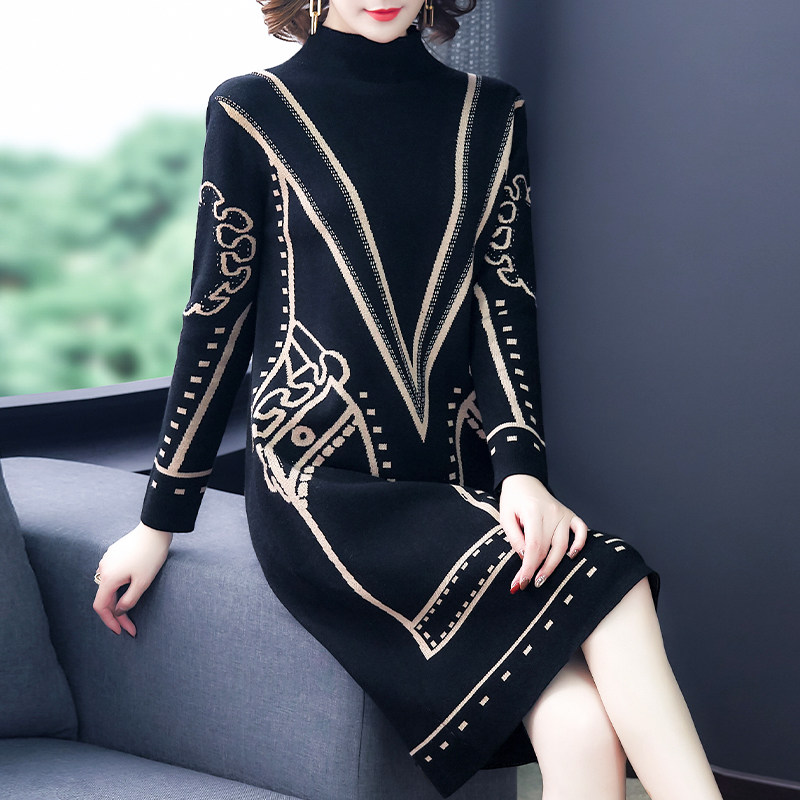 2022 Autumn Winter New Long Sleeve Knit Foreign Dress Middle-aged Mom Fit in a large dress with a long version of the kneecap in the knee